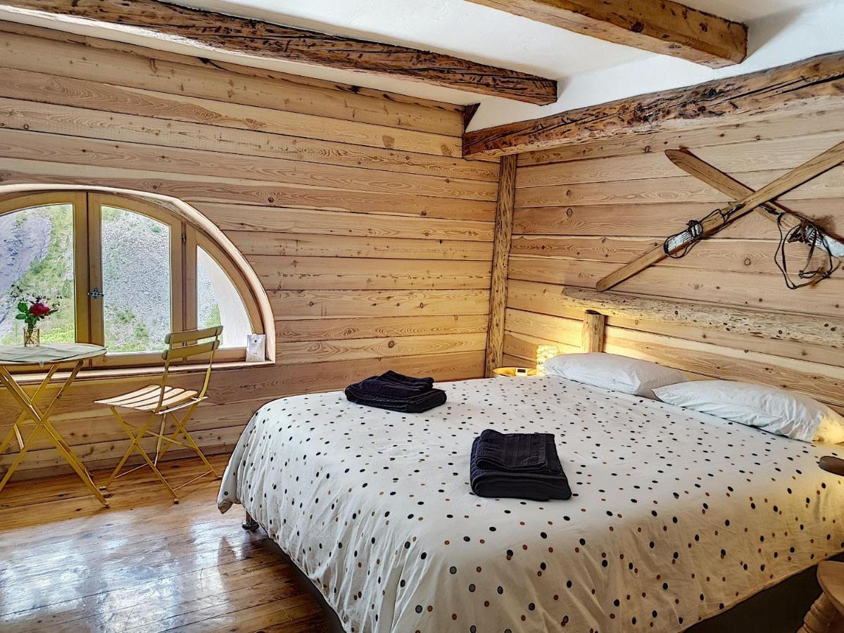 La Maison Basse Saint-Dalmas-le-Selvage 外观 照片