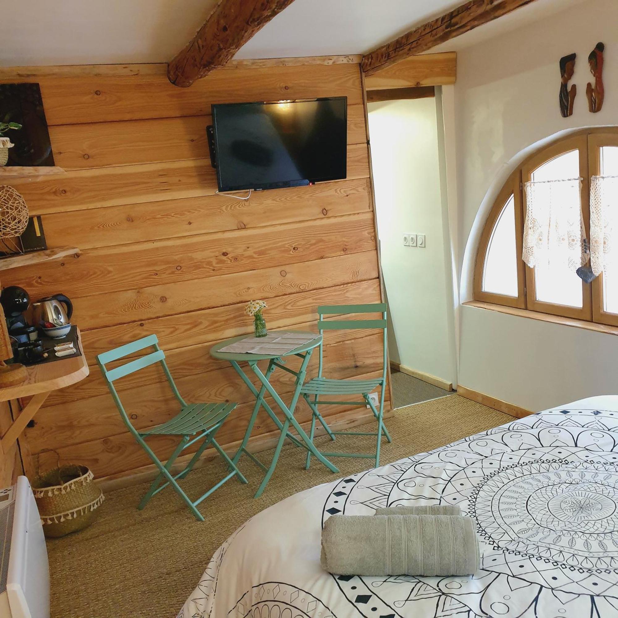 La Maison Basse Saint-Dalmas-le-Selvage 客房 照片